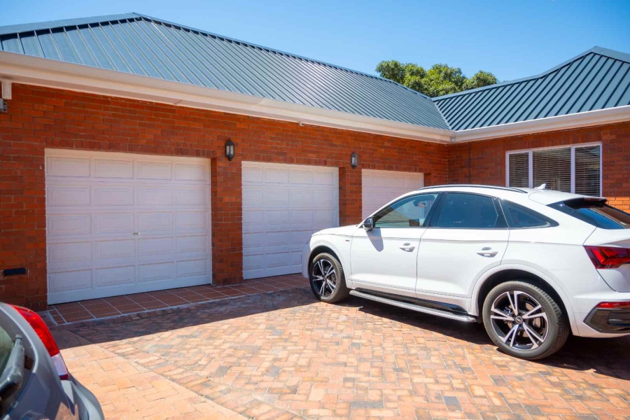 5 Bedroom Property for Sale in Walmer Eastern Cape